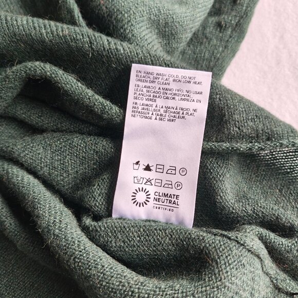 REFORMATION Cashmere Boyfriend Sweater in Dark Pine, size 6 - Picture 8 of 8
